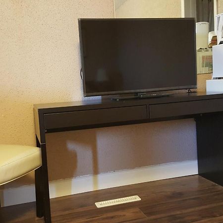Centennial Motel Kindersley Экстерьер фото