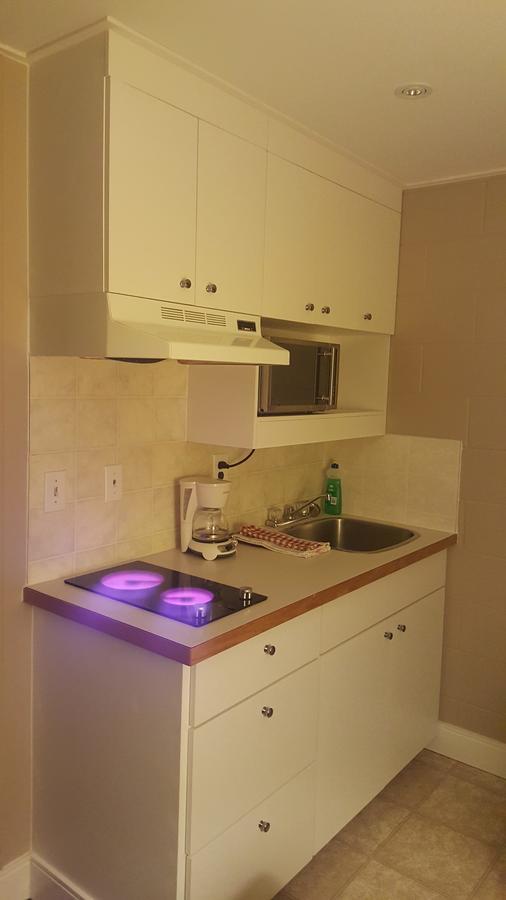 Centennial Motel Kindersley Экстерьер фото