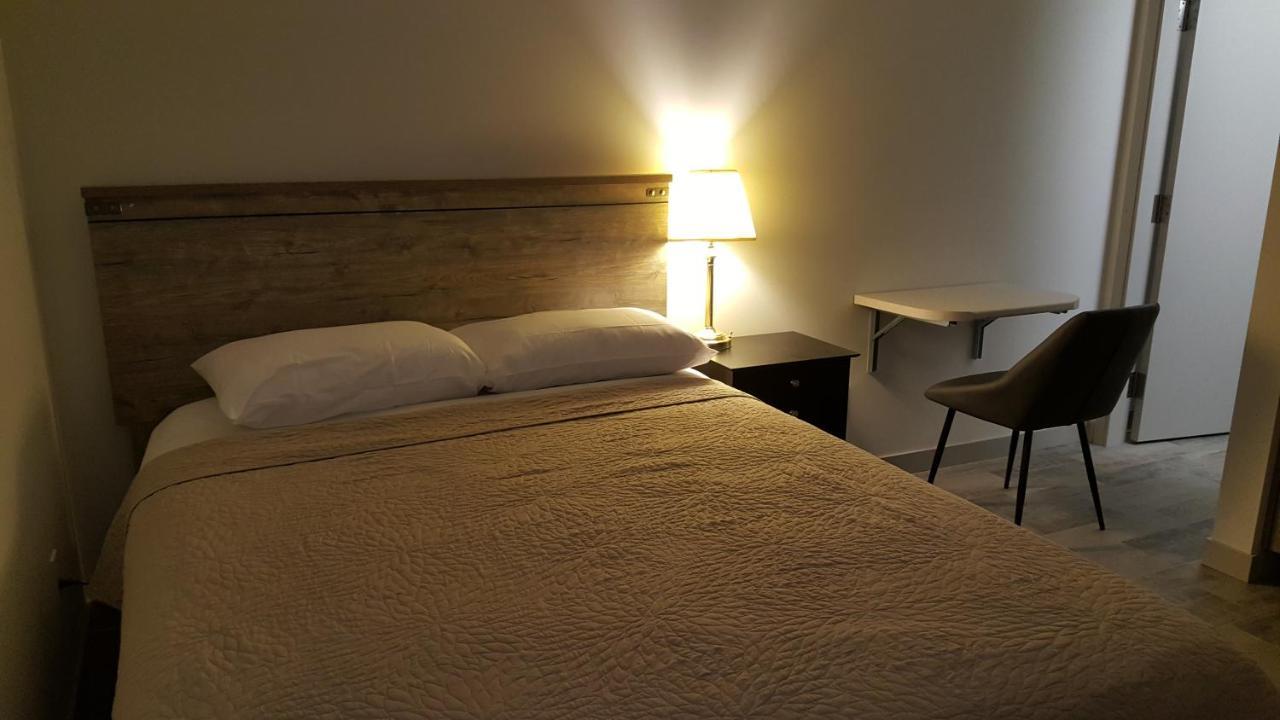 Centennial Motel Kindersley Экстерьер фото